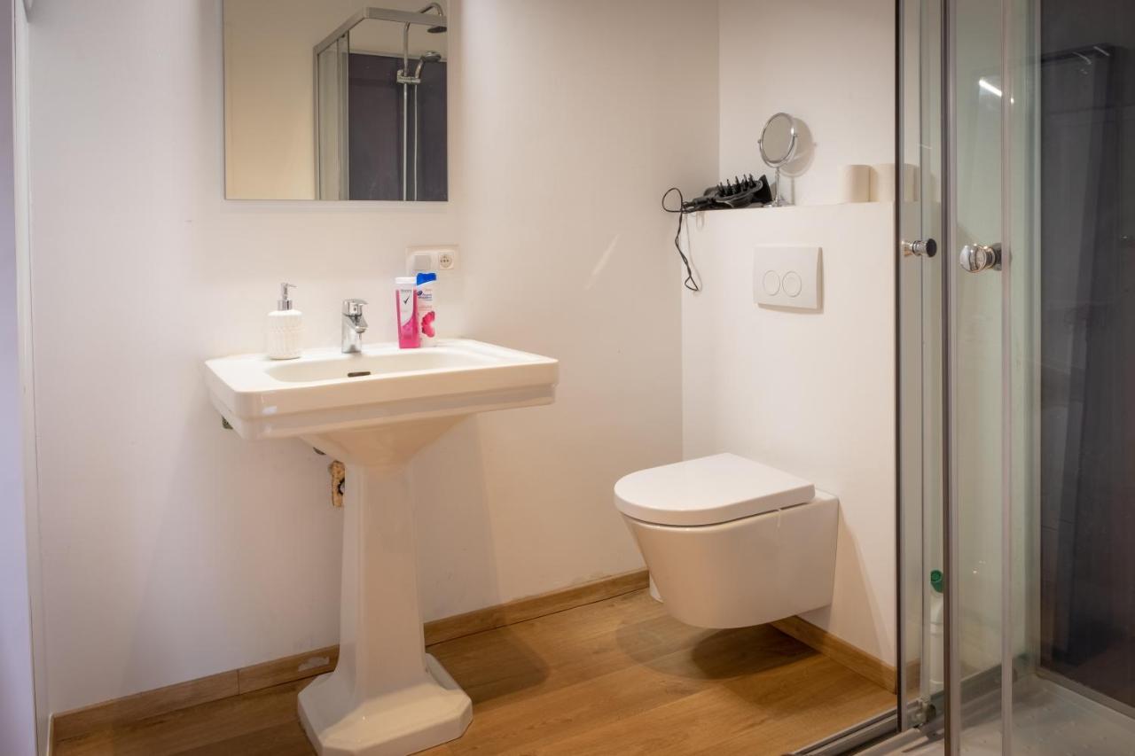 Quartier Leonard Bed and Breakfast Gent Exteriör bild
